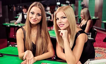 Bàn Baccarat Trực Tuyến Với Dealer